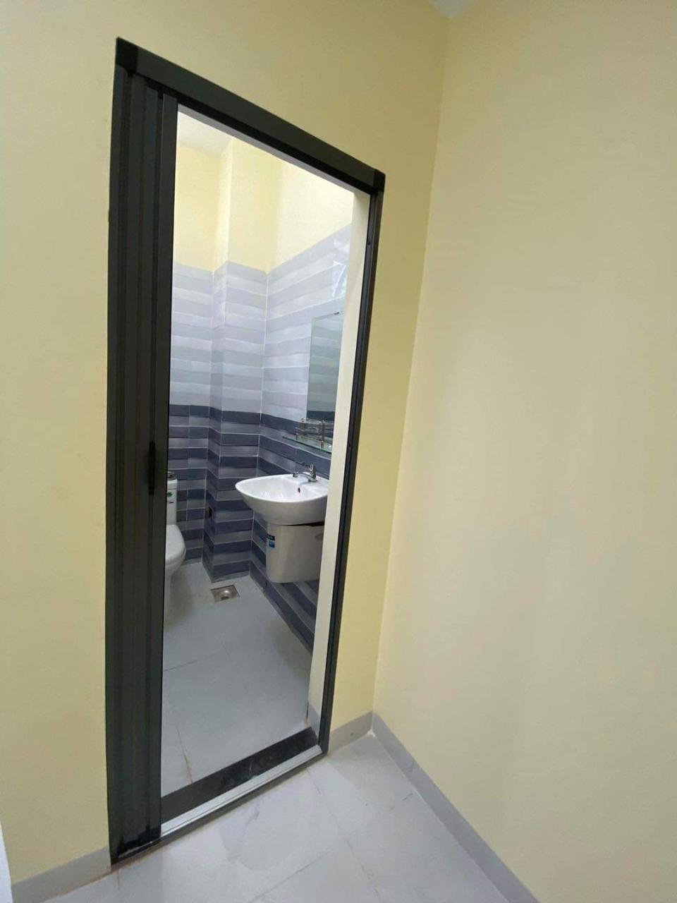 Vách ngăn nhà vệ sinh xếp gọn Vách ngăn nhà vệ sinh xếp gọn